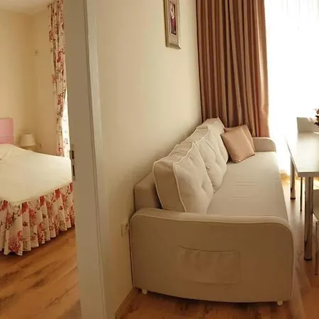 Flowerapartment Apartament Ravda